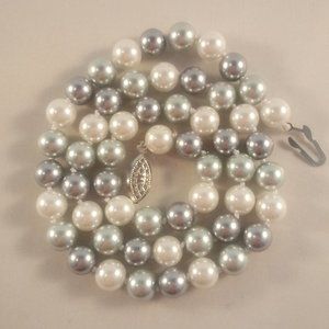 South Sea Shell Pearl Necklace White Silver Gray 18K White Gold AAA+ 8mm Womens